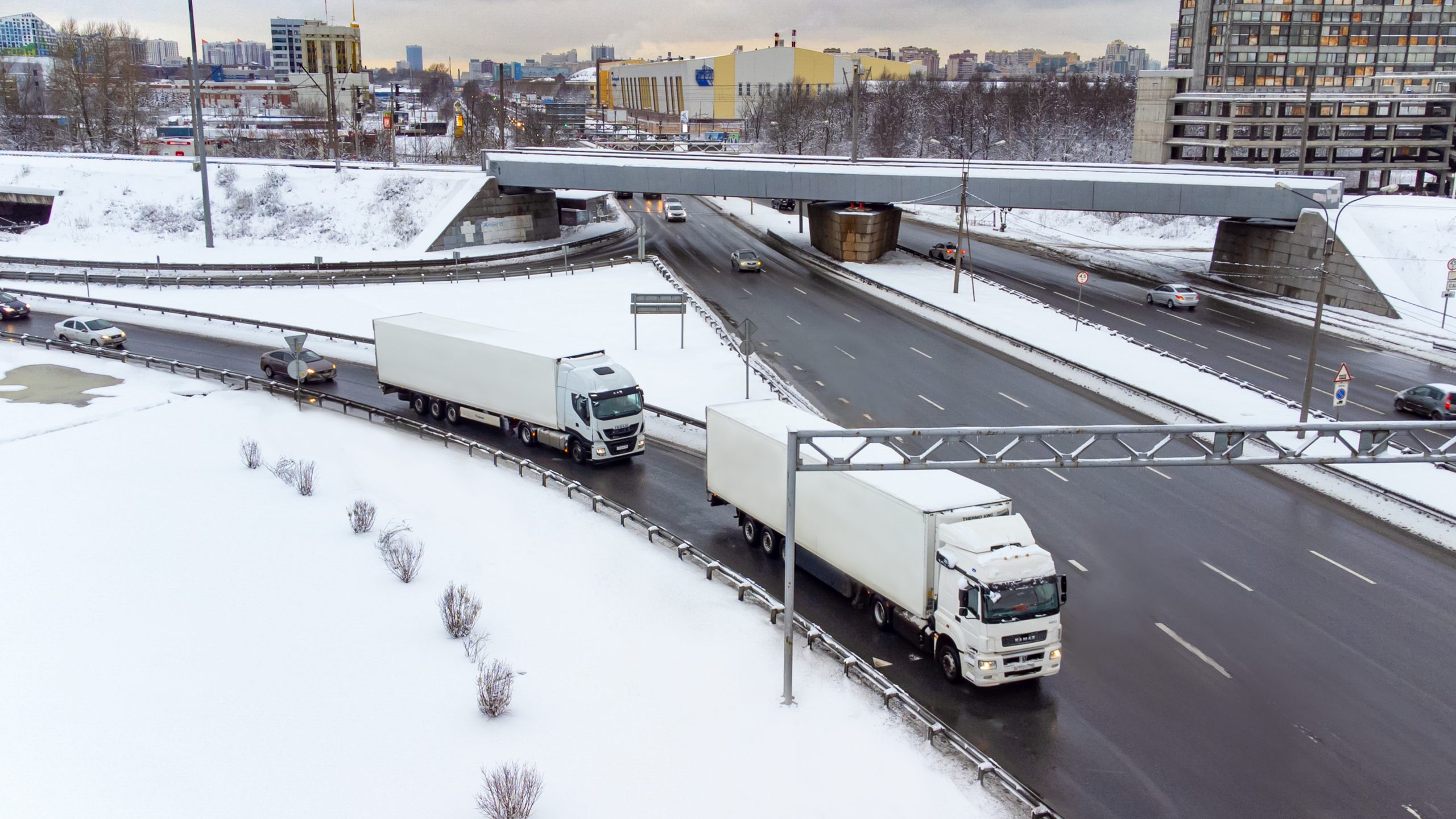 Итоги 2025 года на рынке грузоперевозок: баланс спроса и новые вызовы